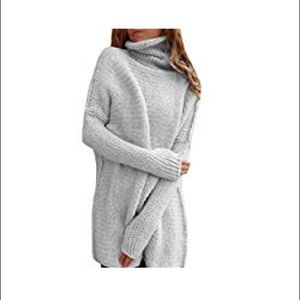 Thin oversized gray turtleneck
